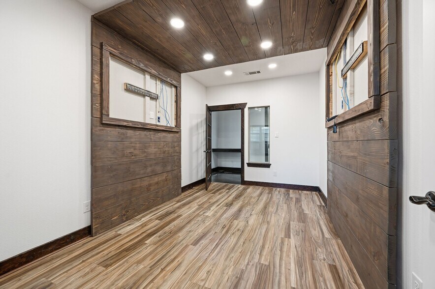 More Photos Of 131 Quest Ct, Keller Office For Lease