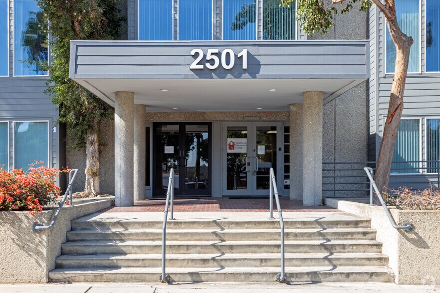 More Photos Of 2501 Cherry Ave, Signal Hill Unknown For Lease