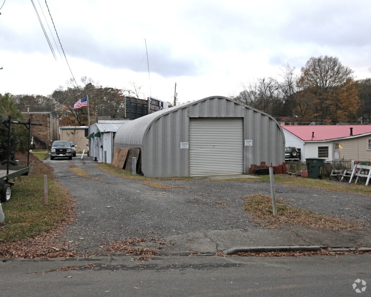 More Photos Of 62 NE Barnes St, Marietta Office For Lease