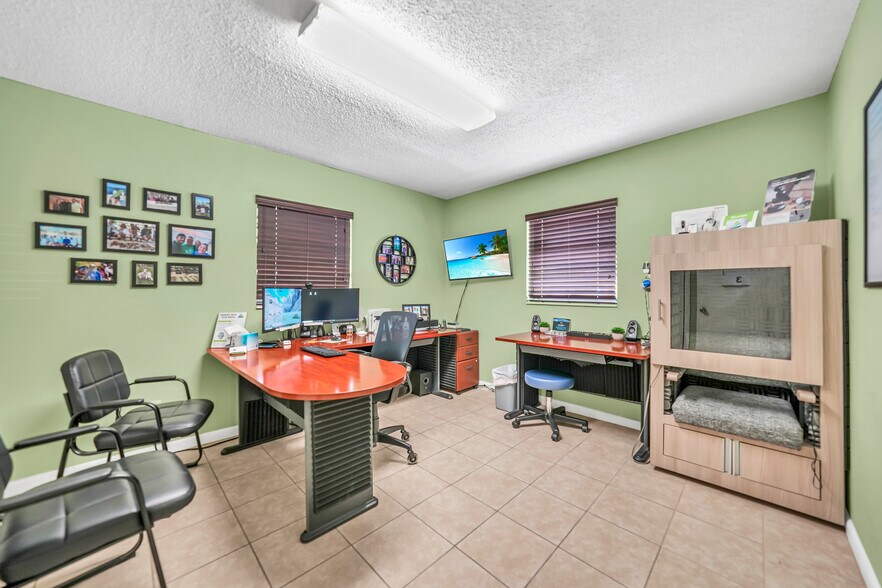 More Photos Of 303 E Gibson St, Arcadia Medical For Sale