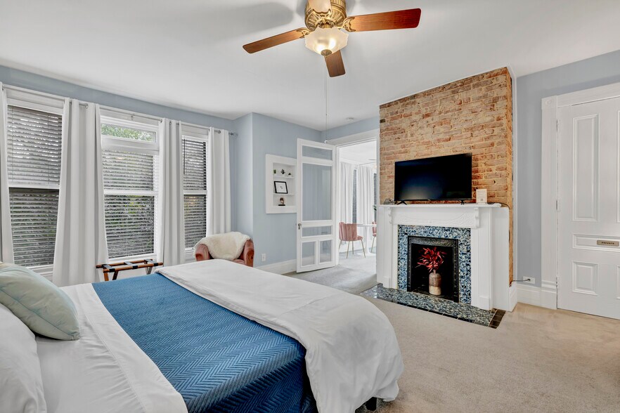 More Photos Of 412 S 3rd St, Wilmington Hospitality For Sale
