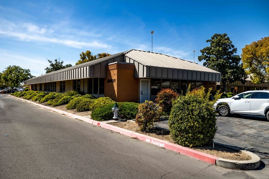 Primary Photo Of 2491 W Shaw Ave, Fresno Office For Lease