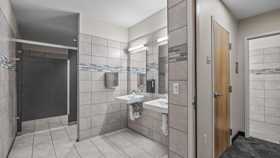 More Photos Of 516 28 Rd, Grand Junction Office For Sale