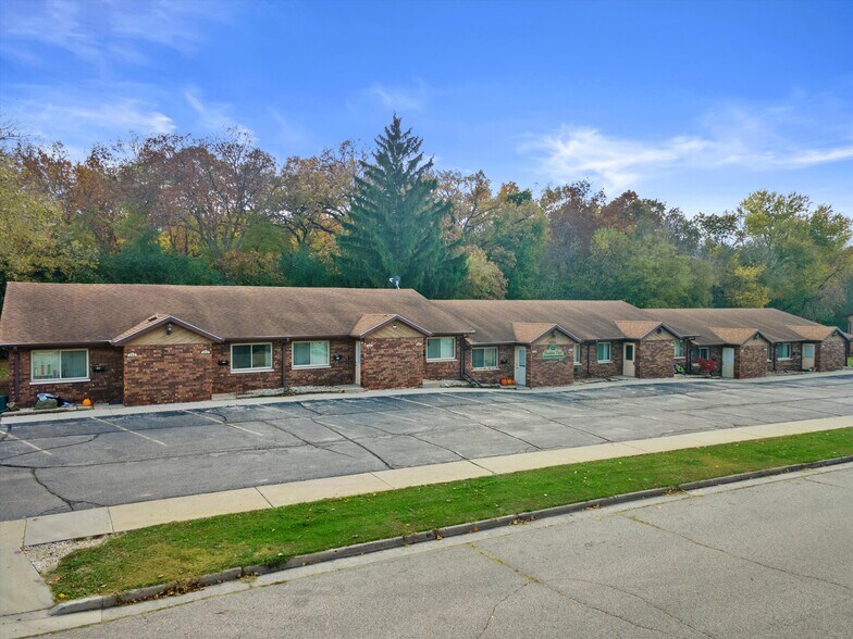 More Photos Of 643 Meadow Ln, Burlington Apartments For Sale