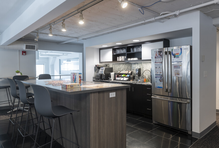 More Photos Of 416-422 Admiral Blvd, Kansas City Office For Lease