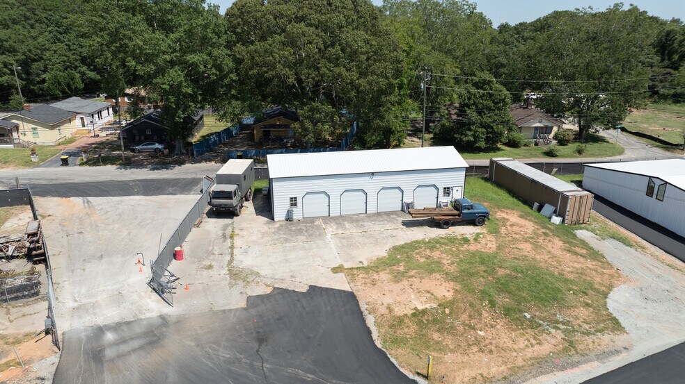 More Photos Of 5 Haynie St, Newnan Warehouse For Lease