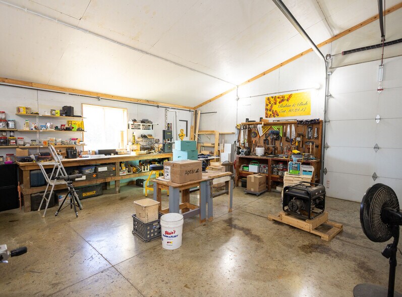 More Photos Of 6209 Cassidy Rd, Mineral Point Light Manufacturing For Sale