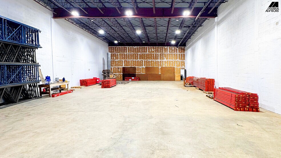 More Photos Of 7435 W 20th Ave, Hialeah Warehouse For Lease