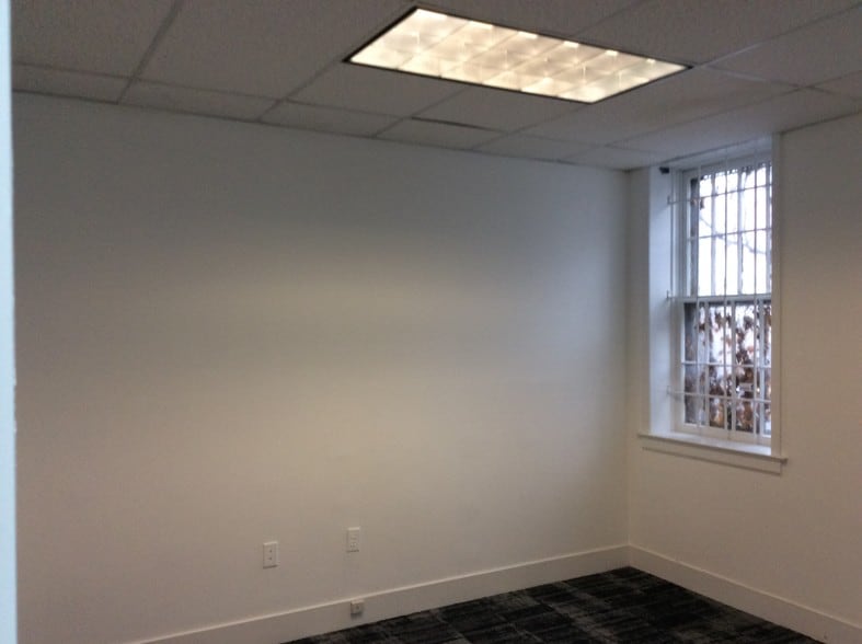 More Photos Of 1187 Broad St, Bridgeport Office For Lease