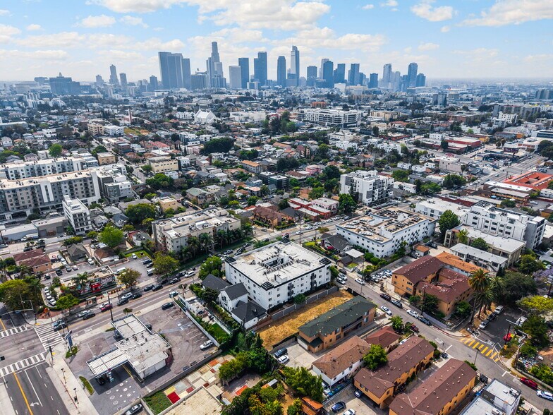 More Photos Of 2113 W Court St, Los Angeles Land For Sale
