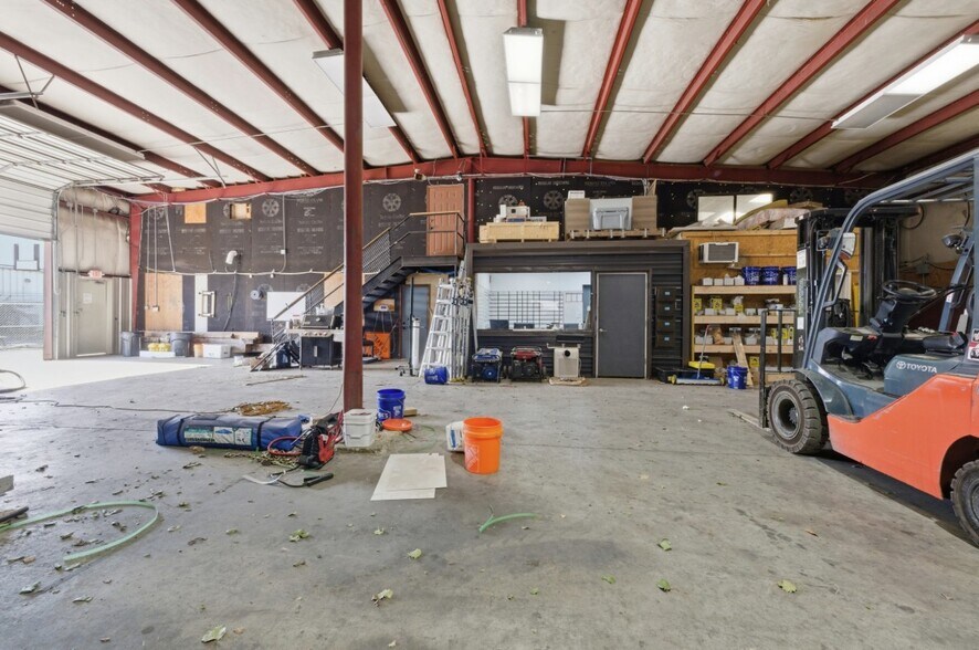 More Photos Of 2805 Broce Dr, Norman Warehouse For Sale