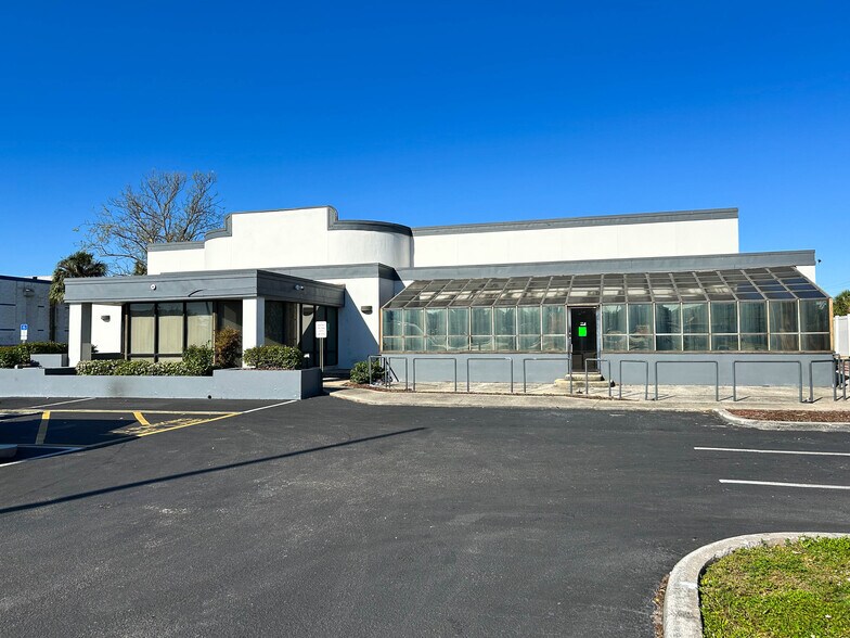 Primary Photo Of 1902 N Dale Mabry Hwy, Tampa Restaurant For Lease