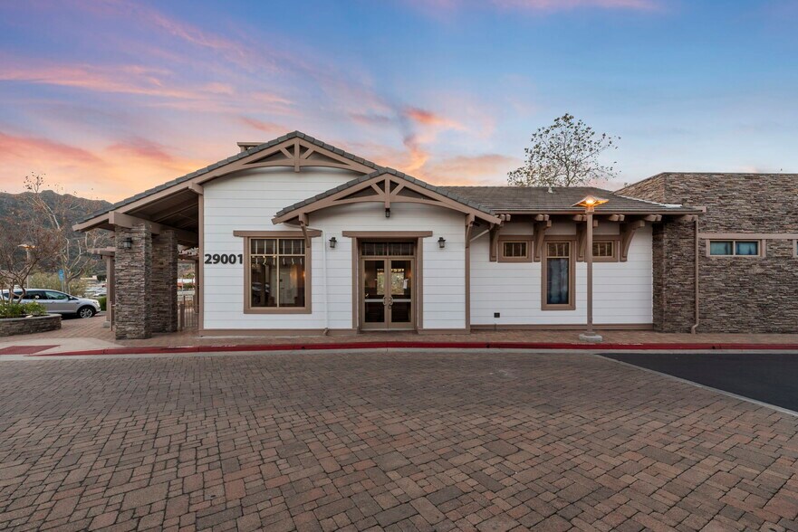 More Photos Of 29001 Canwood St, Agoura Hills Restaurant For Lease