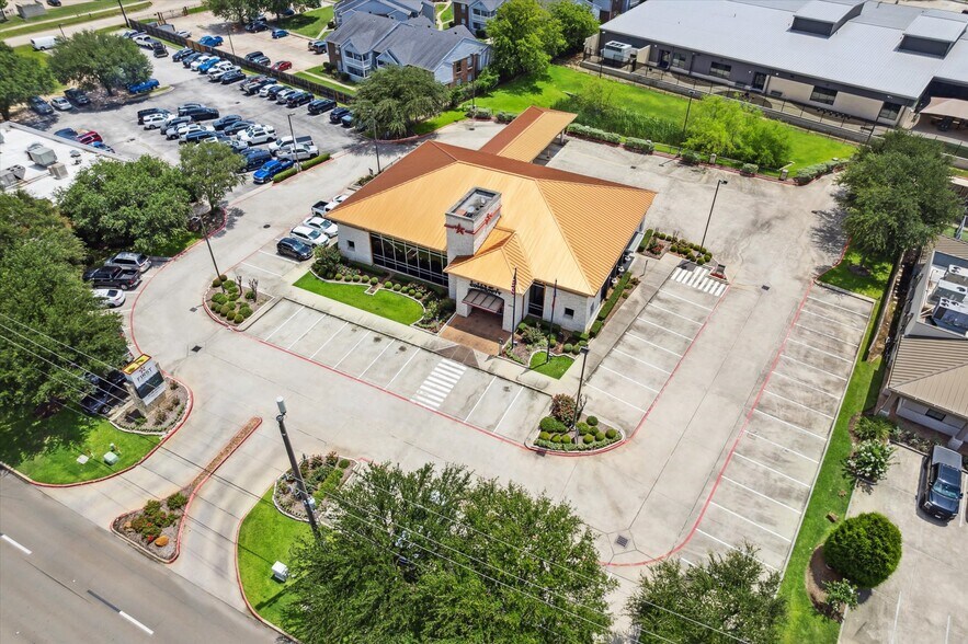 More Photos Of 28850 Tomball Pky, Tomball Bank For Sale