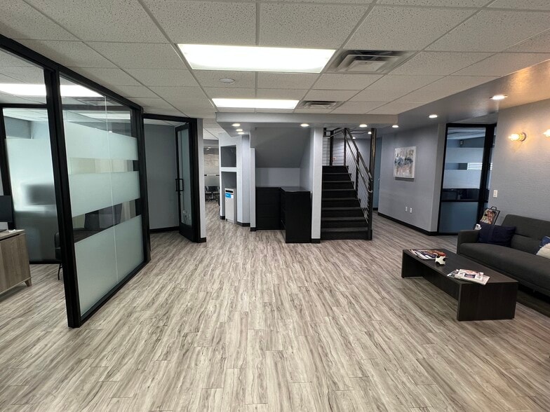 More Photos Of 16448 N 40th St, Phoenix Loft Creative Space For Sale