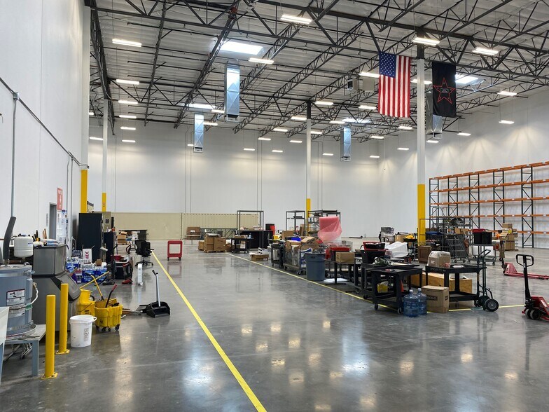 More Photos Of 6101 N Hollywood Blvd, Las Vegas Manufacturing For Lease