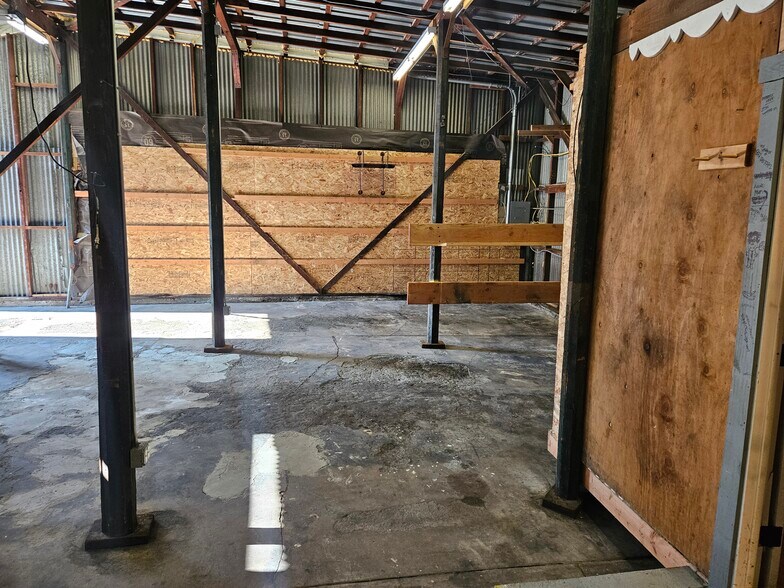 More Photos Of 275 Water St, Petaluma Warehouse For Lease