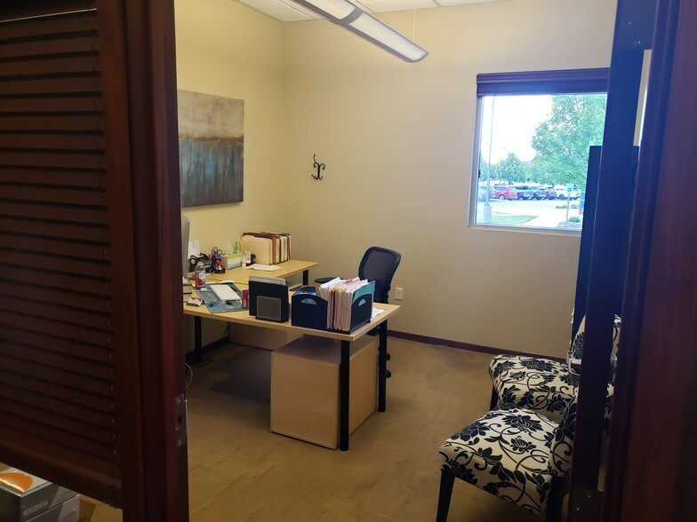 More Photos Of 7525 S Union Park Ave, Sandy Bank For Sale