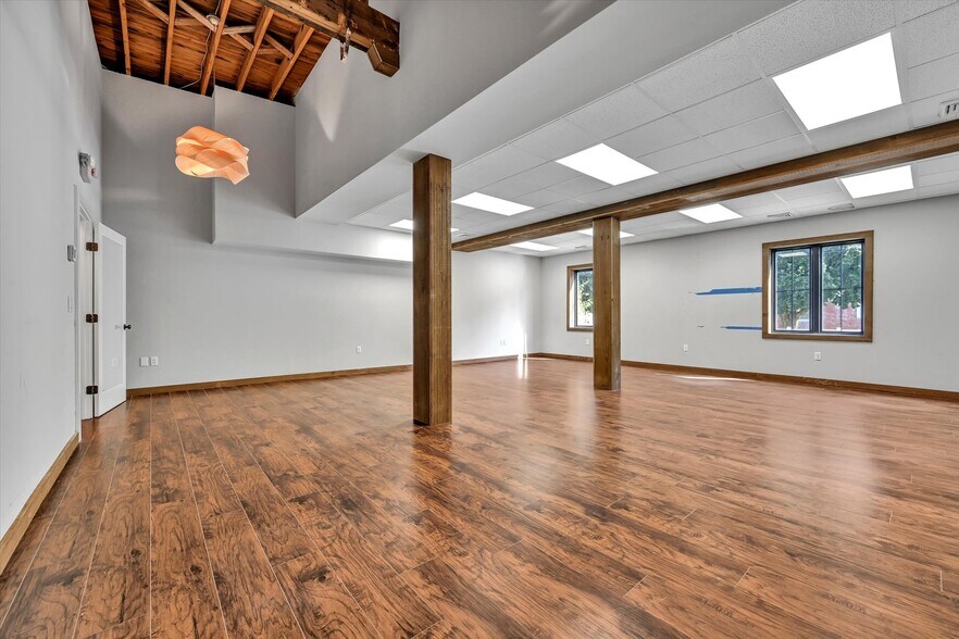 More Photos Of 1400 Maple St, Pottstown Light Distribution For Lease