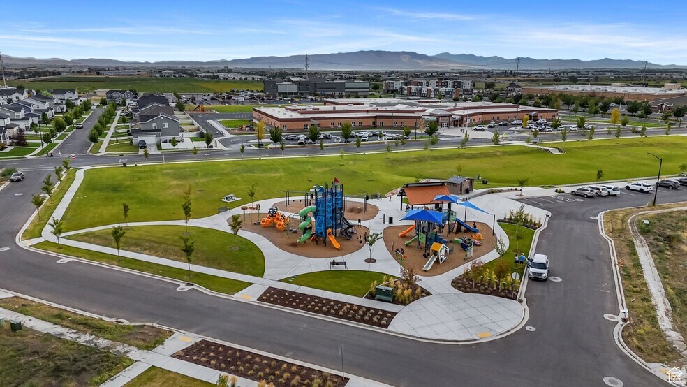 More Photos Of 737 S Harrison Dr, Springville Multifamily For Sale