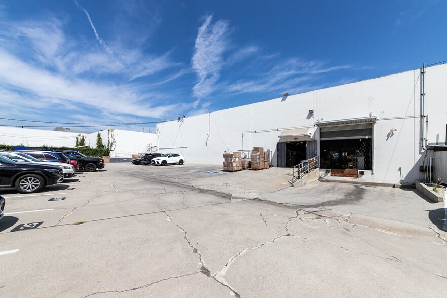 More Photos Of 3961 Landmark St, Culver City Warehouse For Lease