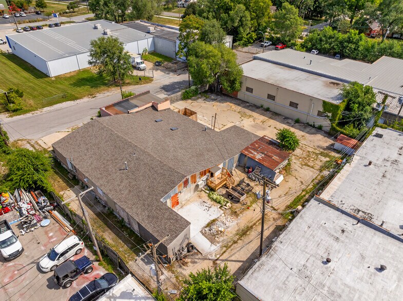 More Photos Of 319 W 79th Ter, Kansas City Warehouse For Lease