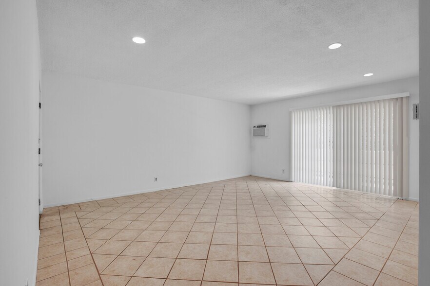 More Photos Of 939 Larrabee St, West Hollywood Apartments For Sale