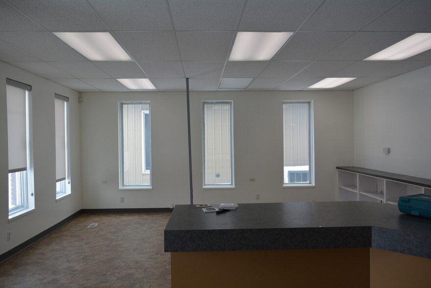More Photos Of 10123 95th Ave, Fort St John Warehouse For Lease