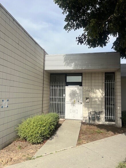 More Photos Of 5569 W Washington Blvd, Los Angeles Light Distribution For Lease