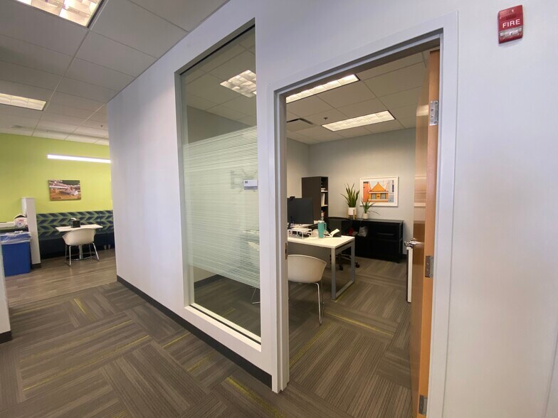 More Photos Of 3950 University Dr, Fairfax Office For Lease