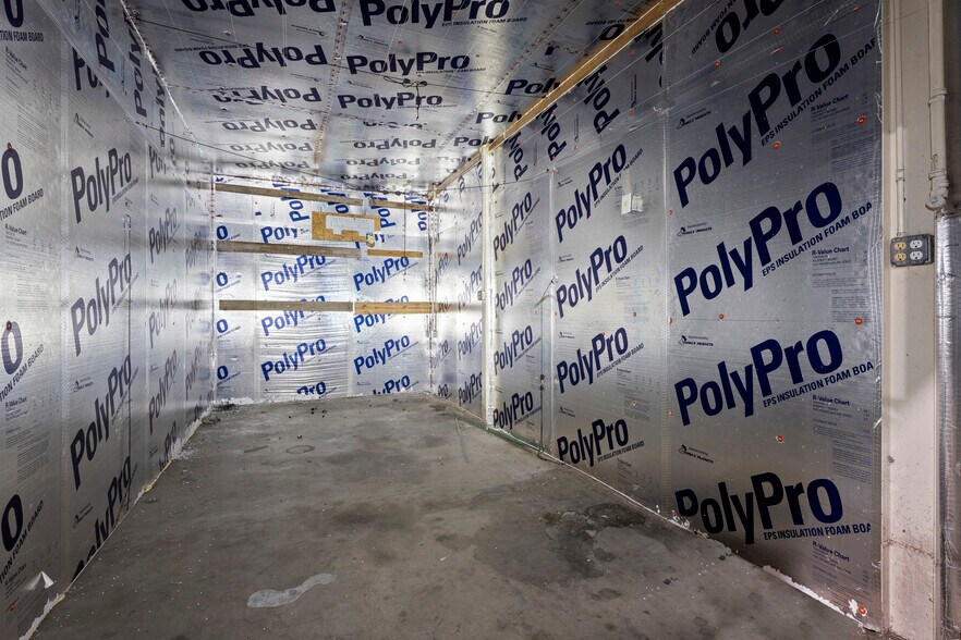 More Photos Of 57530 E Highway 59, Fairland Manufacturing For Sale