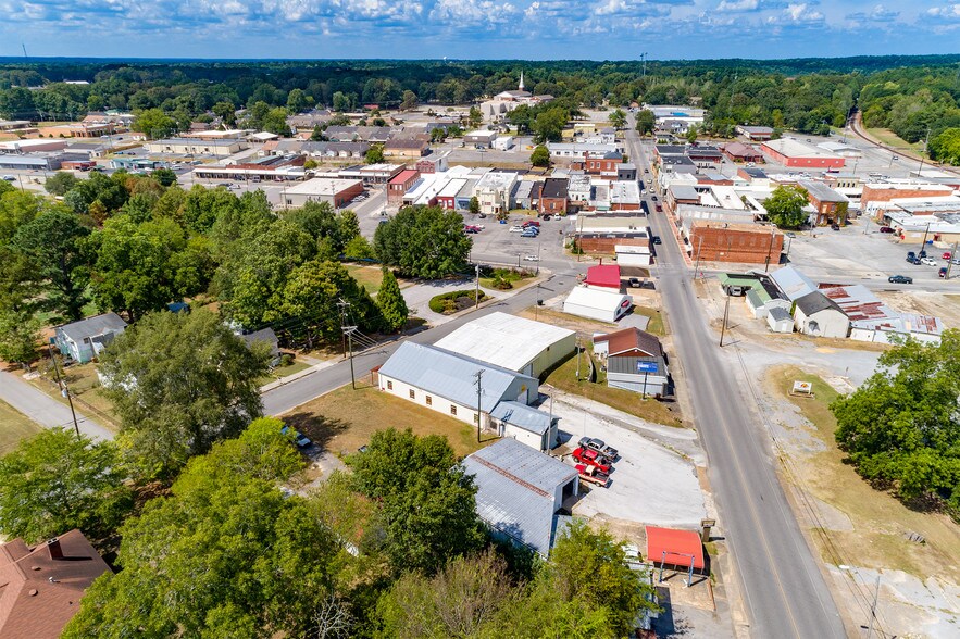 More Photos Of 217 Sparkman St SW, Hartselle Warehouse For Sale