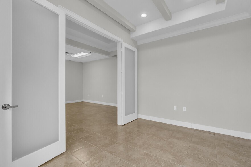 More Photos Of 8118 Fry Rd, Cypress Medical For Lease