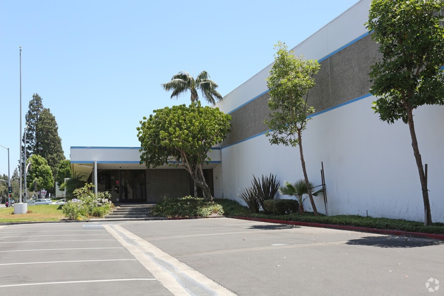 More Photos Of 7272 Chapman Ave, Garden Grove Warehouse For Lease