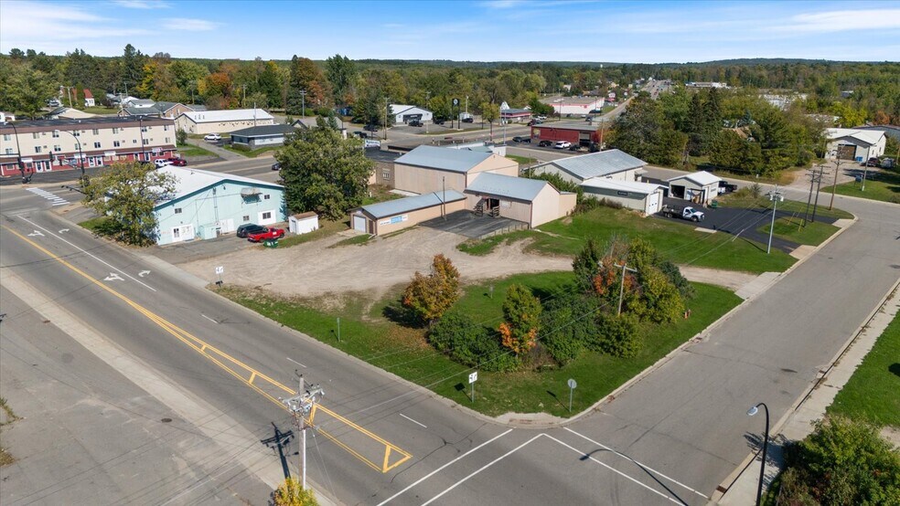 More Photos Of 816 NW 4th St, Grand Rapids General Retail For Sale