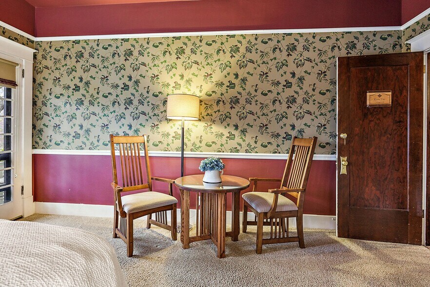 More Photos Of 455 N Oregon St, Jacksonville Hospitality For Sale