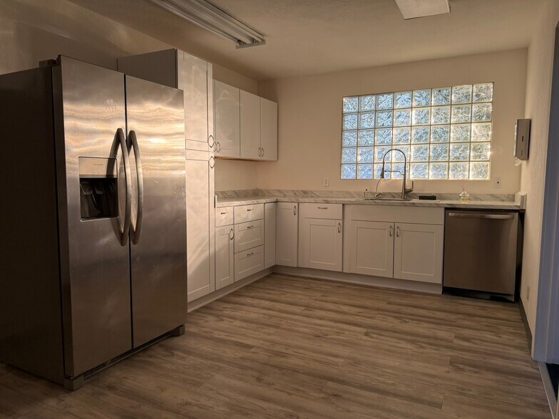 More Photos Of 1 Valley Sun Ln, La Cañada Flintridge Medical For Lease