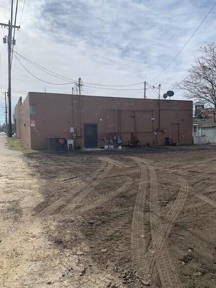 More Photos Of 302-312 E 5th St, Marysville Freestanding For Lease
