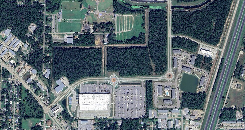 More Photos Of 1498 Town Center Pky, Slidell Distribution For Lease