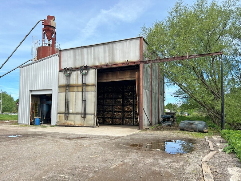 More Photos Of 9711 Perry Hwy, Waterford Warehouse For Sale