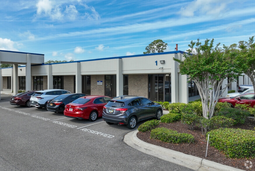 More Photos Of 6925 Lake Ellenor Dr, Orlando Unknown For Lease