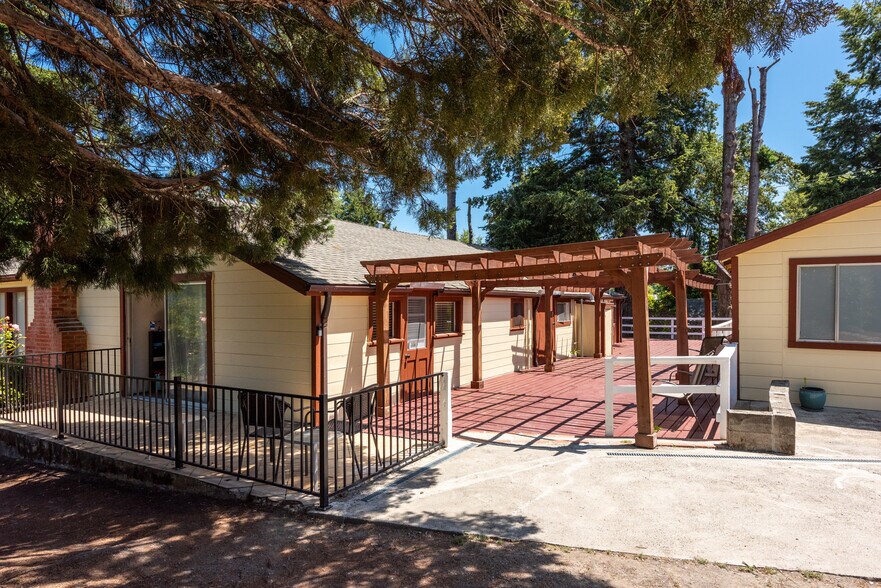 More Photos Of 604 Live Oak Ave, Sebastopol Assisted Living For Sale