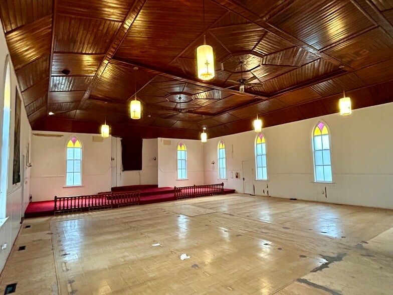 More Photos Of 2008 Sullivan Trail, Tannersville Religious Facility For Sale