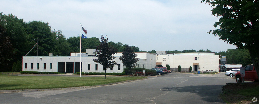 Primary Photo Of 205 Spring Hill Rd, Trumbull Manufacturing For Lease