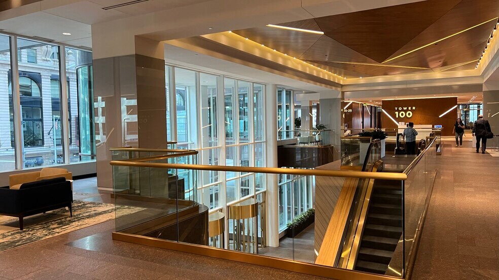 More Photos Of 150 S 5th St, Minneapolis Office For Lease