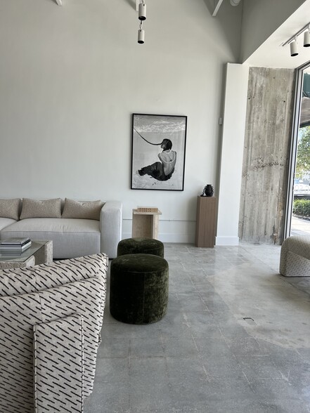 More Photos Of 777 NE 125th St, North Miami Storefront For Lease