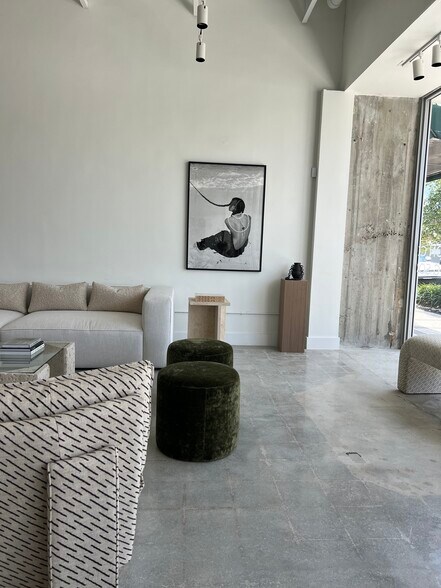 More Photos Of 777 NE 125th St, North Miami Storefront For Lease