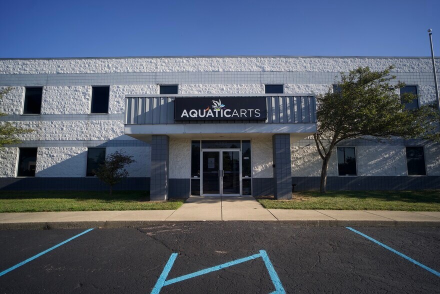 More Photos Of 6352 Airway Dr, Indianapolis Manufacturing For Sale