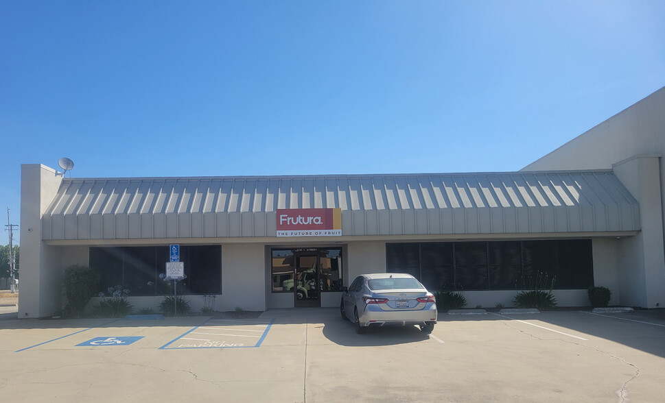 Primary Photo Of 1120 I St, Reedley Office For Lease