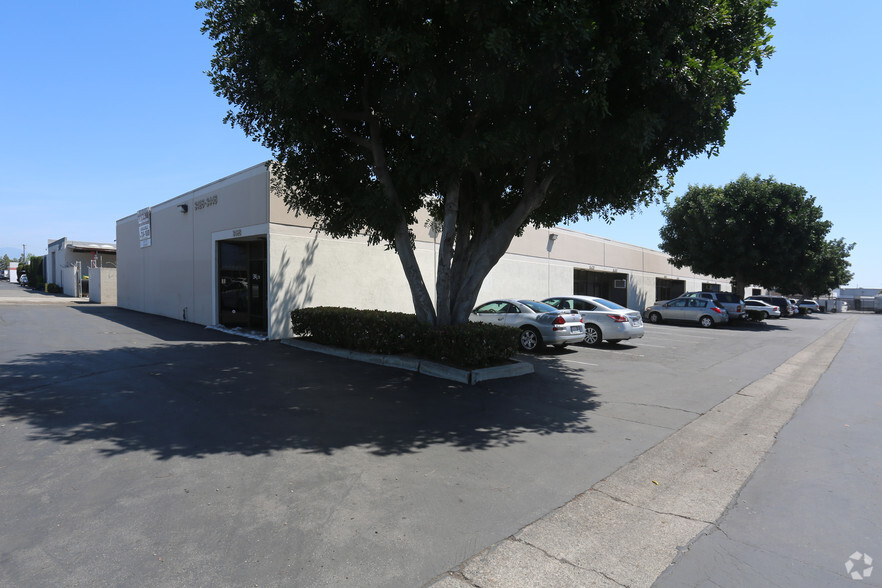 Primary Photo Of 3426-3446 W Harvard St, Santa Ana Warehouse For Lease